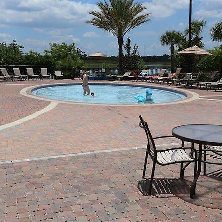Premium Vista Universal Area Condos レイク・ブエナ・ビスタ エクステリア 写真
